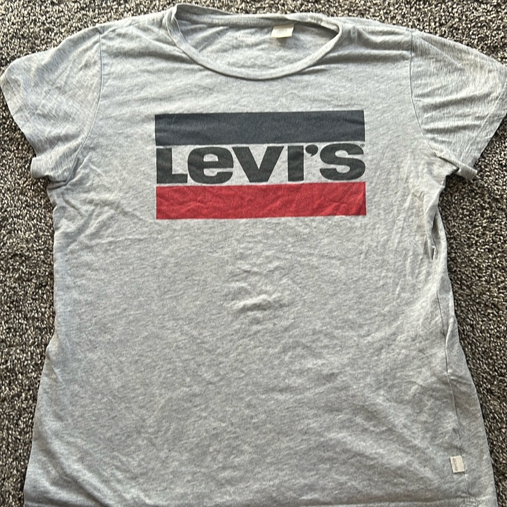Levi’s T shirt